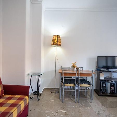 Dimotiko Theatro Metro St. 1 Bedroom 4 Pers. Flat Piraeus Buitenkant foto