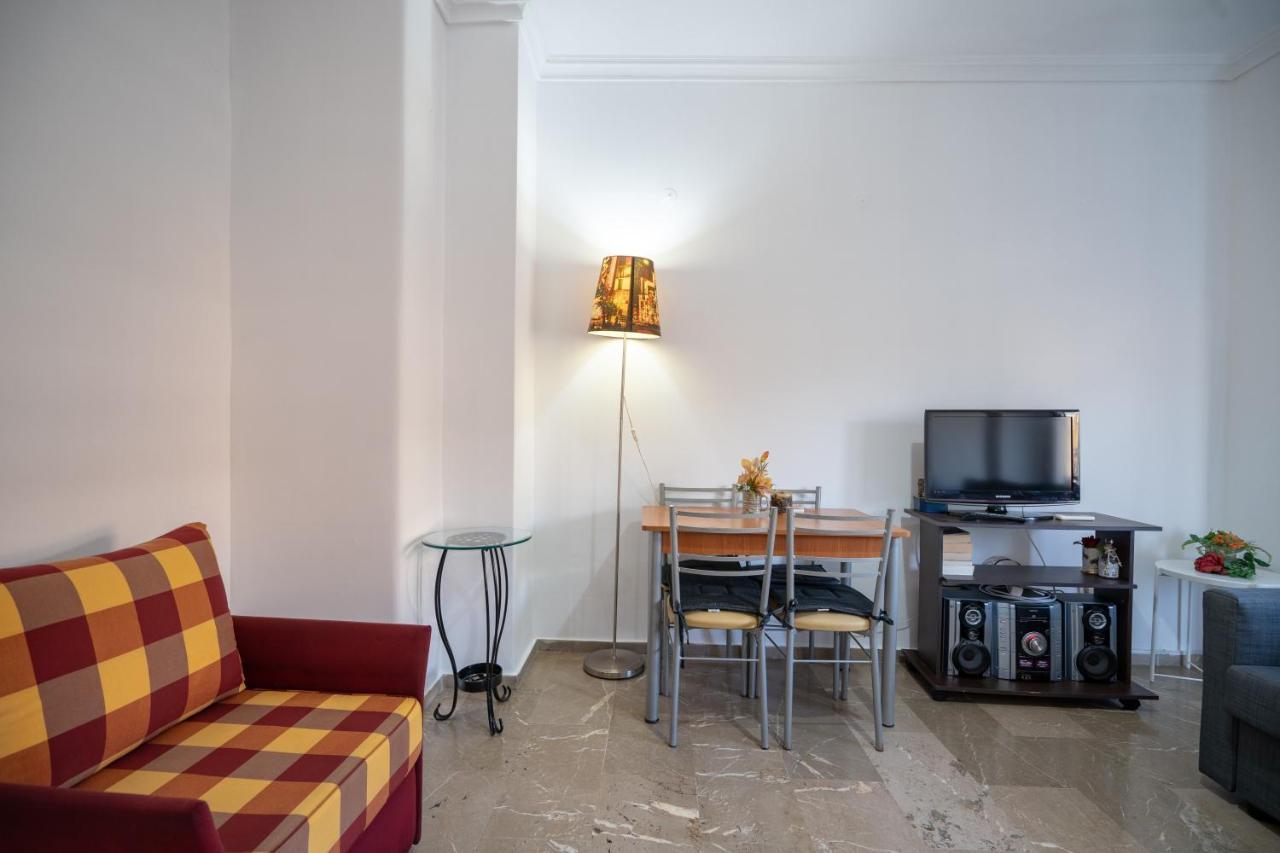 Dimotiko Theatro Metro St. 1 Bedroom 4 Pers. Flat Piraeus Buitenkant foto