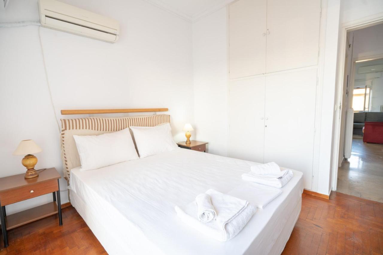 Dimotiko Theatro Metro St. 1 Bedroom 4 Pers. Flat Piraeus Buitenkant foto